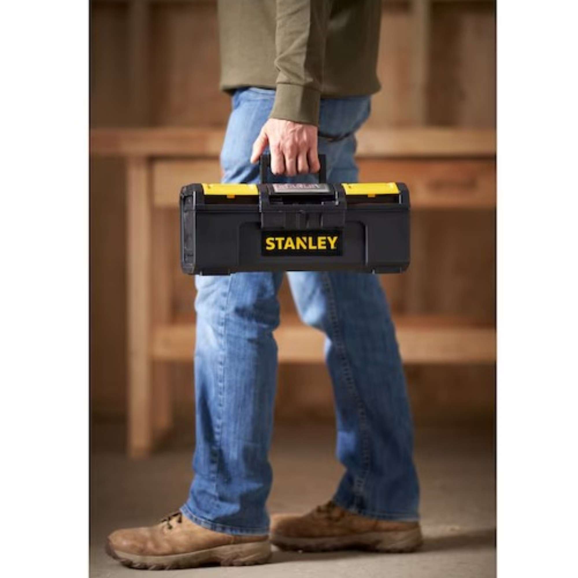 Toolbox with one-hand locking/opening system - Stanley