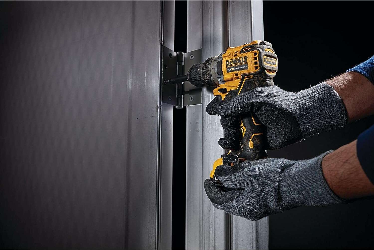 12V Compact Drill Driver with 2 x 2Ah batteries - Dewalt DCD701D2-QW